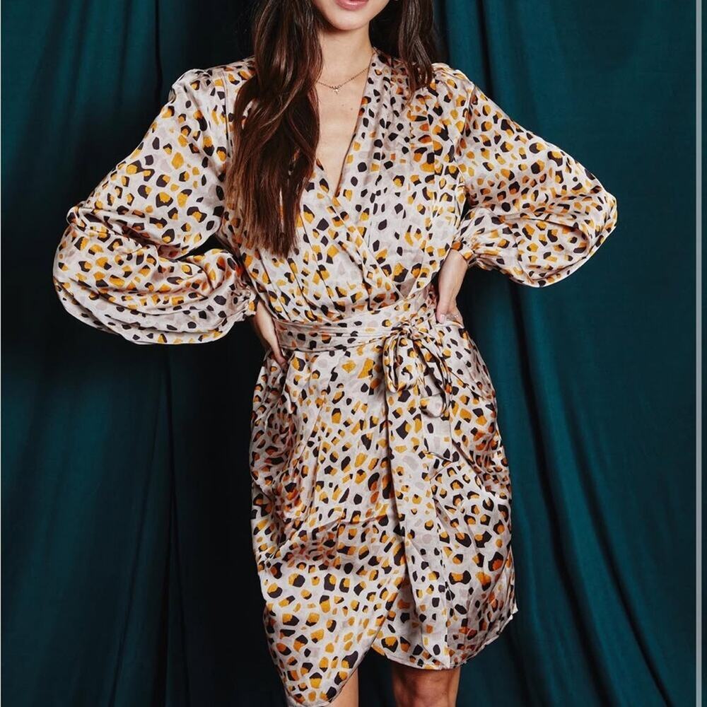 NEW Dress Forum Untamed Surplice Cheetah Wrap Midi Dress Size Small - Picture 3 of 11
